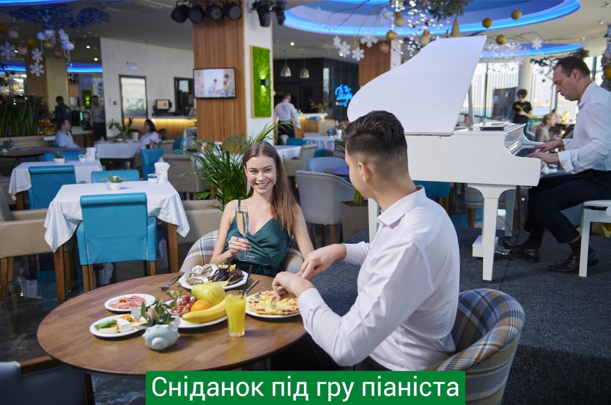 Nemo Hotel Resort & Spa Odessa Eksteriør billede Restaurant in the airport